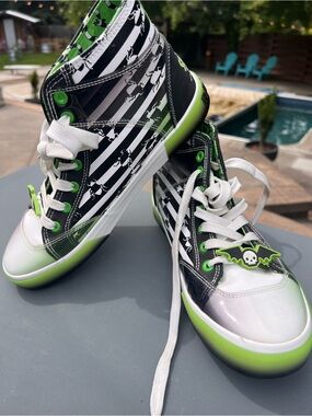 Ground Up BEETLEJUICE high-top sneakers size 8 1/2